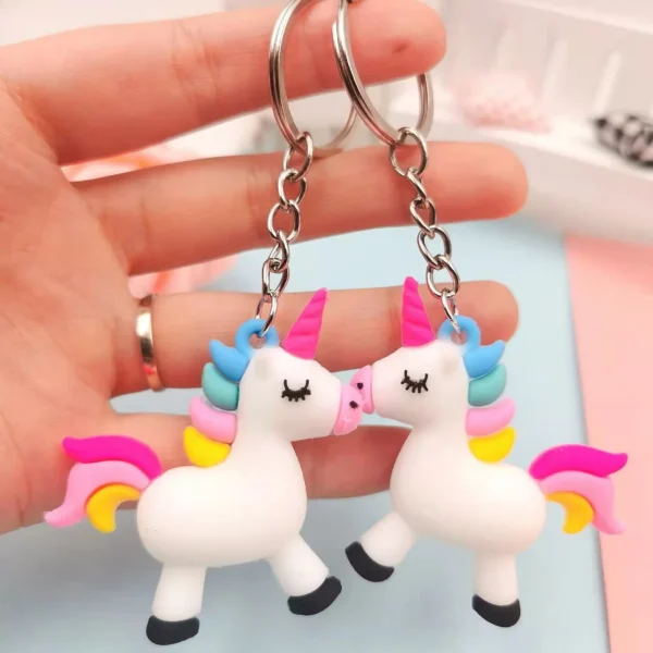 kf-Sa6559aeedd294728813675a8e44ce7efM Llavero de Unicornio de PVC de Cuento de Hadas: Regalo Encantador para Maestros y Bodas